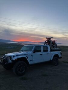 Jeep Gladiator with dirt bike